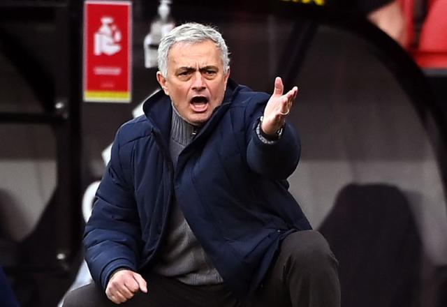 乐鱼官方网站-穆帅：别把球员表现跟战术挂钩 球员应对自己负责